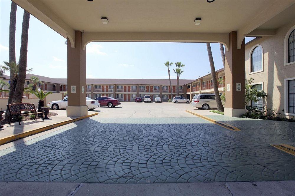 Texas Inn & Suites Pharr/San Juan Экстерьер фото