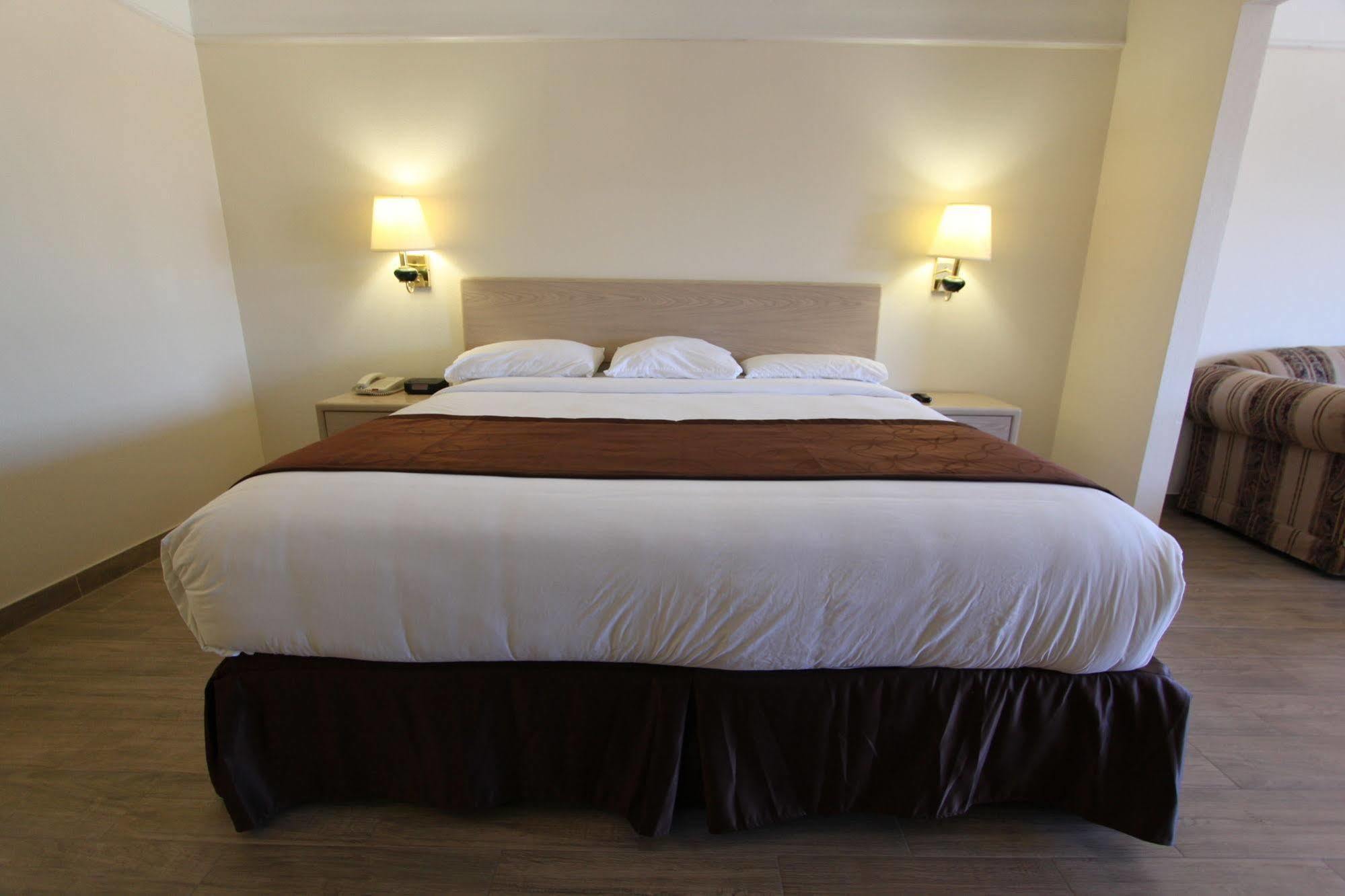 Texas Inn & Suites Pharr/San Juan Экстерьер фото