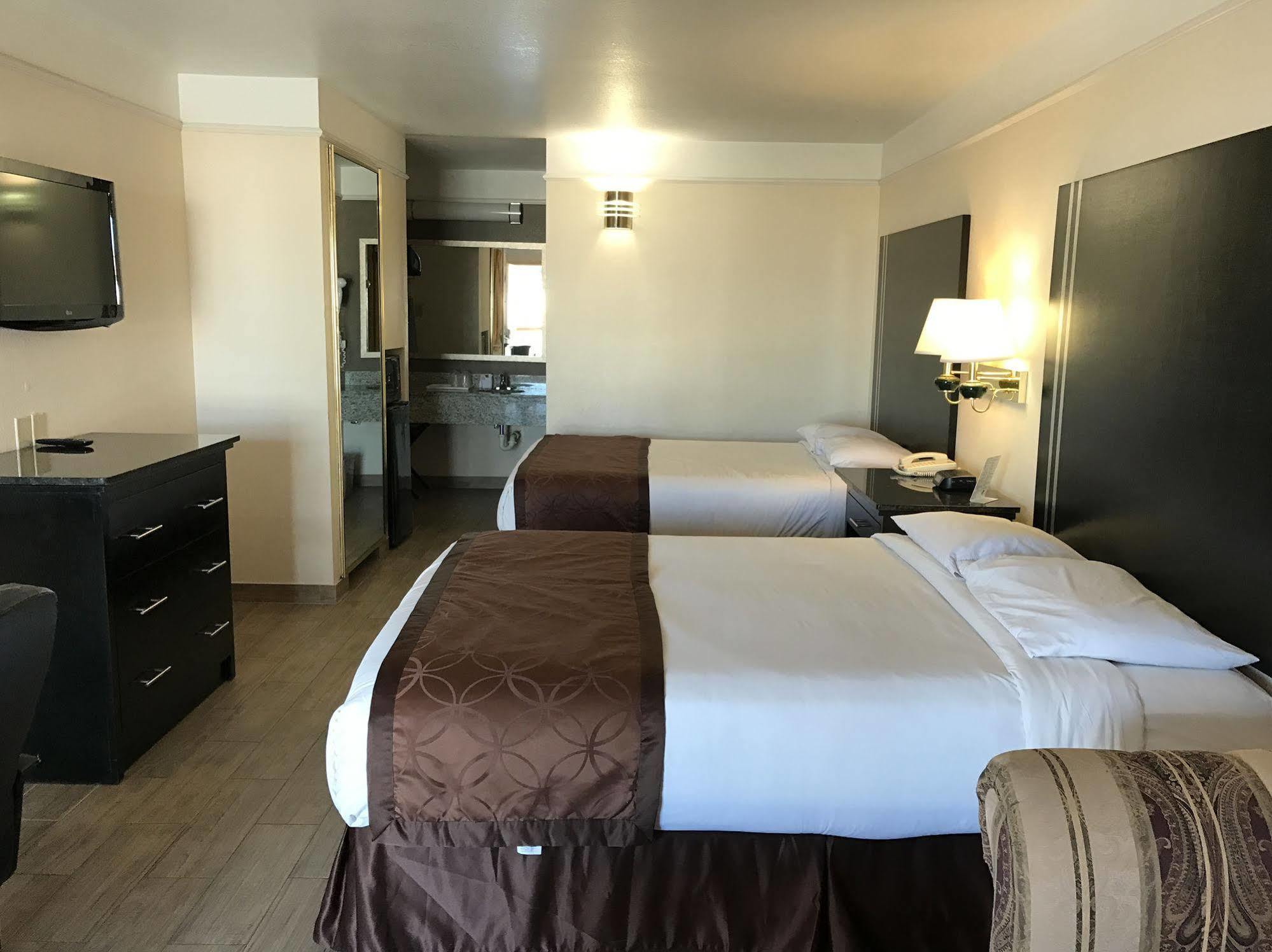 Texas Inn & Suites Pharr/San Juan Экстерьер фото