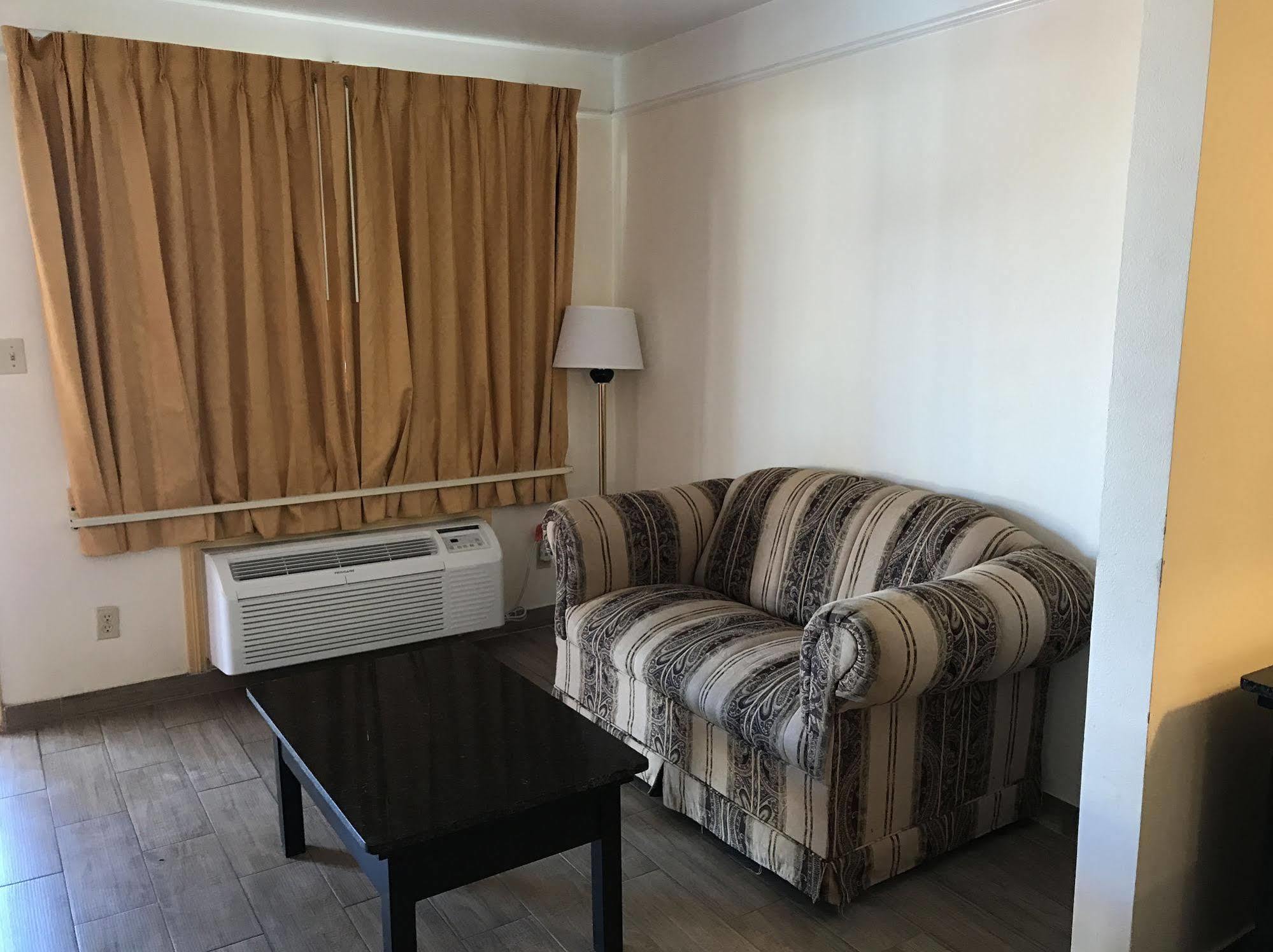 Texas Inn & Suites Pharr/San Juan Экстерьер фото