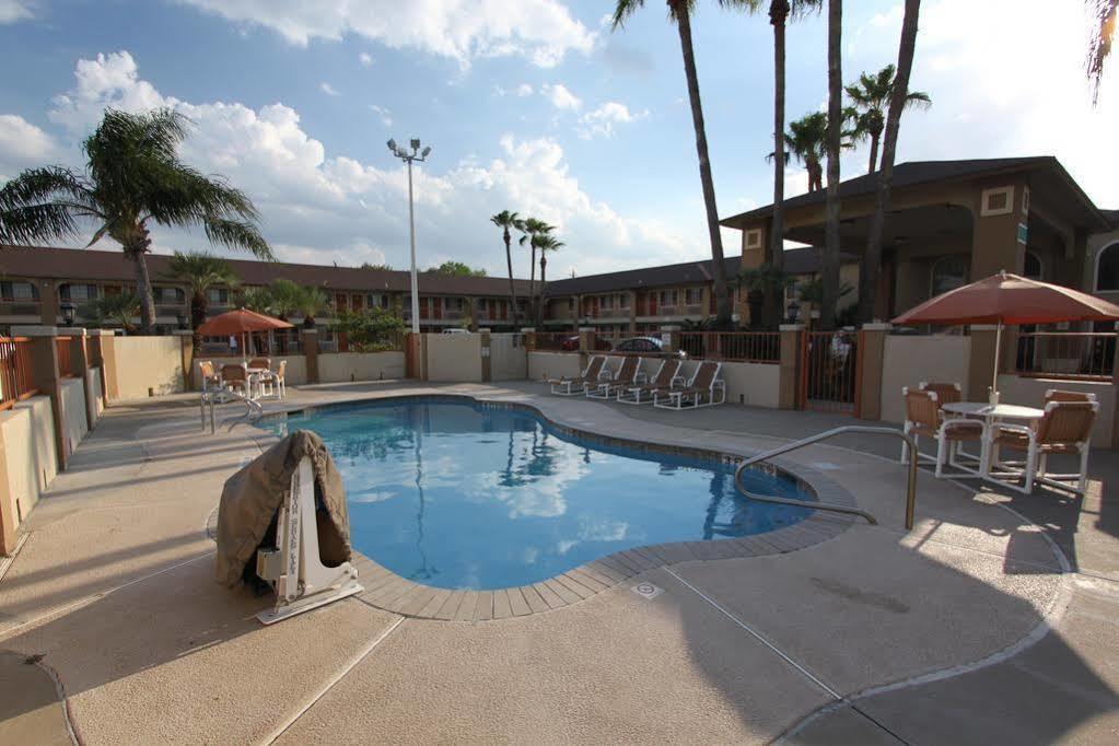 Texas Inn & Suites Pharr/San Juan Экстерьер фото